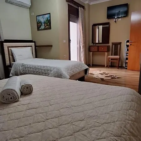 Hotel Theo